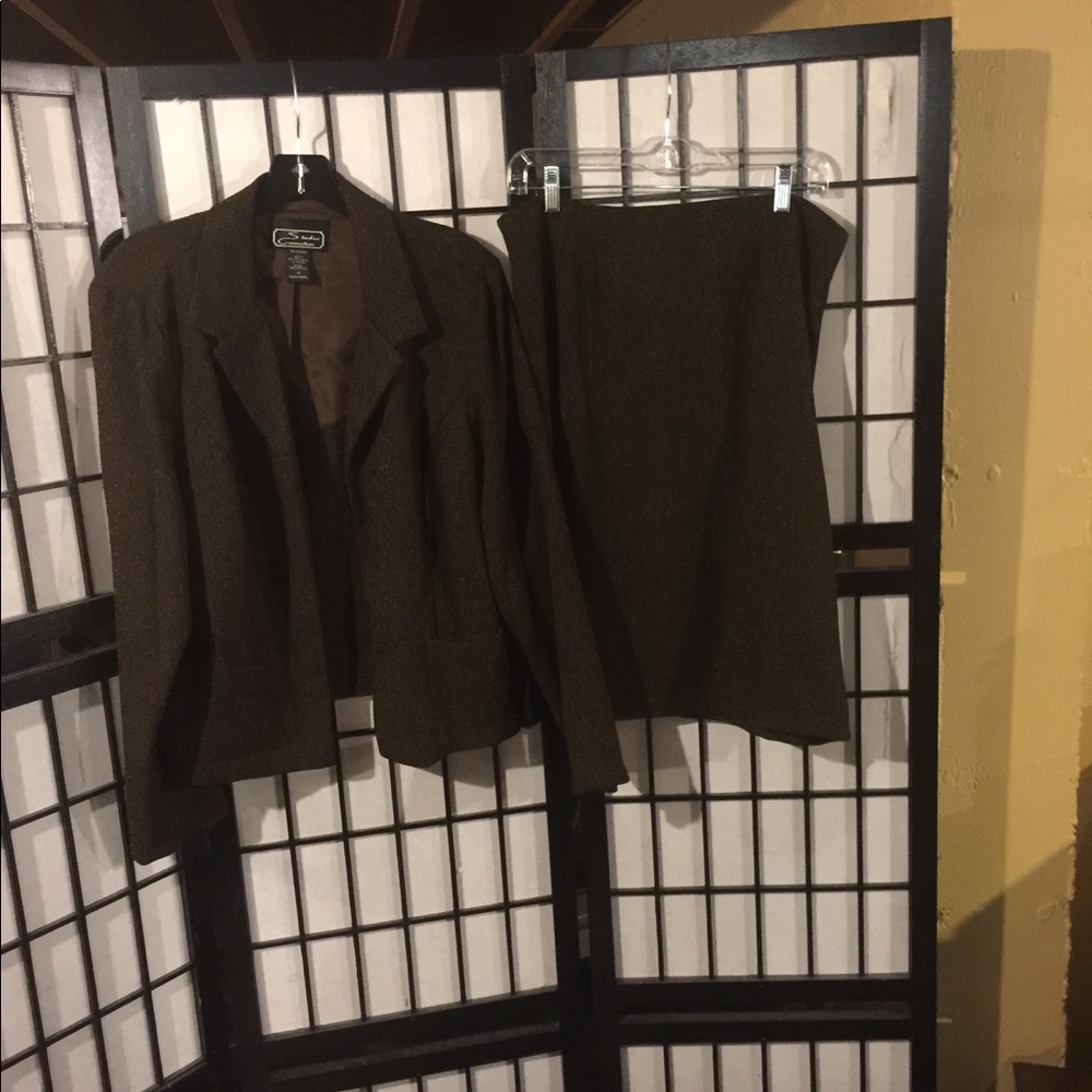 Studio 2 piece suit